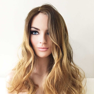 Perruque longue frisée avec raie latérale, ombrée, pour femme blonde